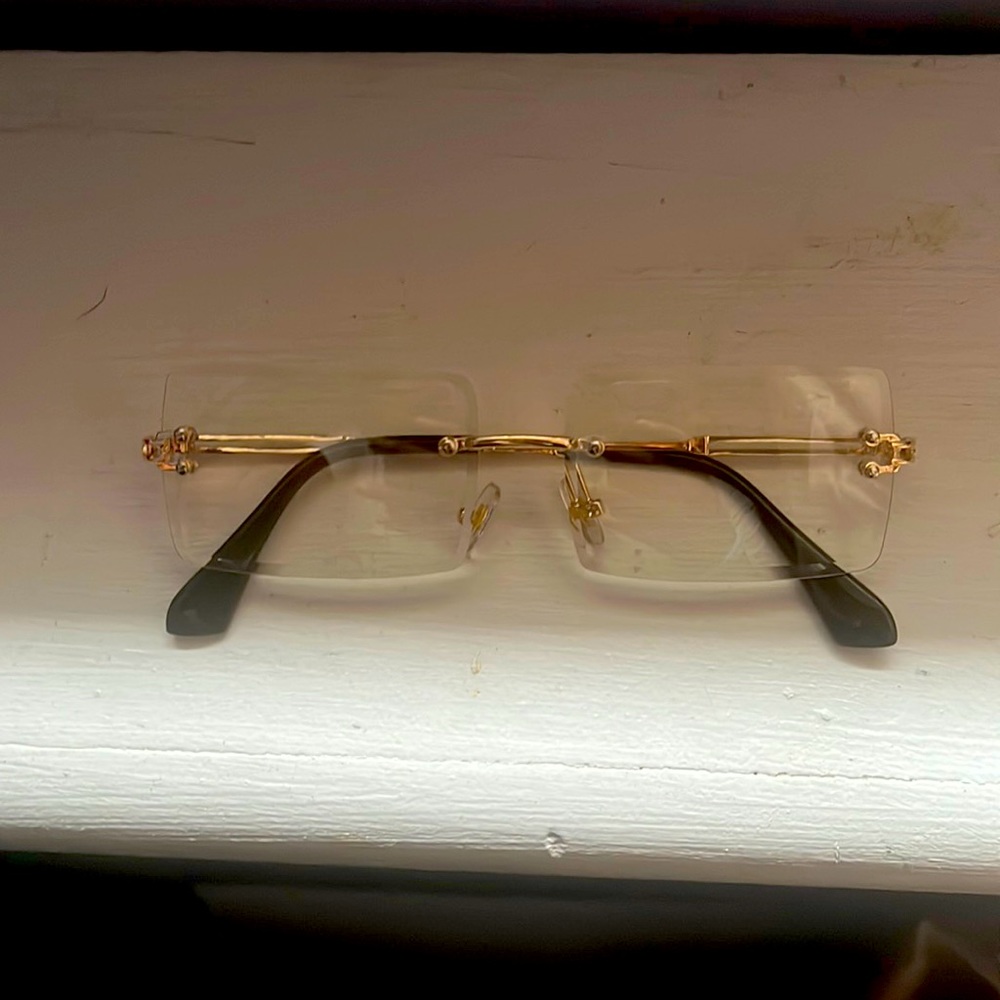 Buff glasses - Picture 1 of 1